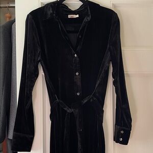 Faherty Black Velvet Long Sleeve Button-Front Dress with Tie Waist